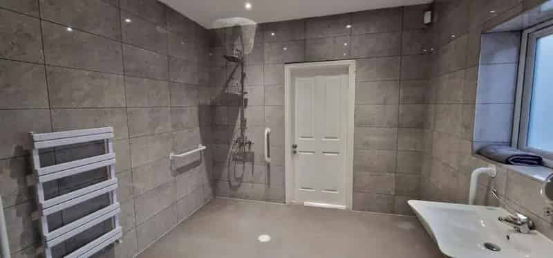 6 Bedroom Detached House Near Bromley Cross