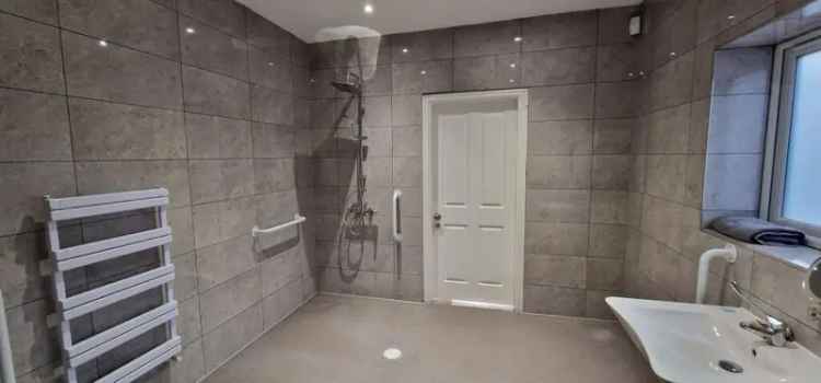 6 Bedroom Detached House Near Bromley Cross