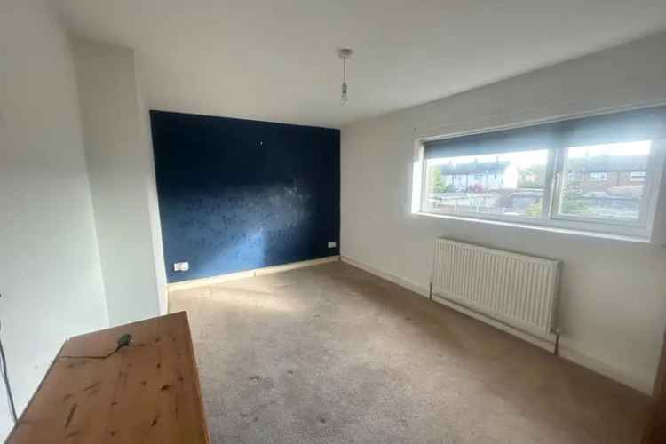 3 Bedroom Mid Terrace House in Upton - Modernized with Solar Panels