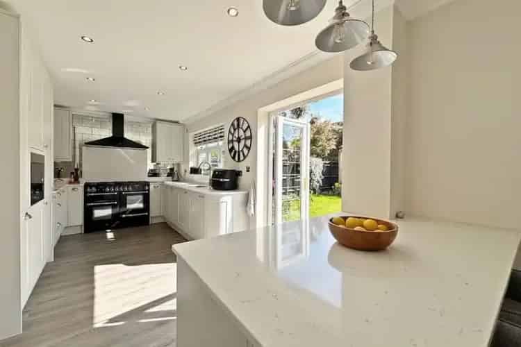 5 Bedroom Detached House For Sale - Gated Community