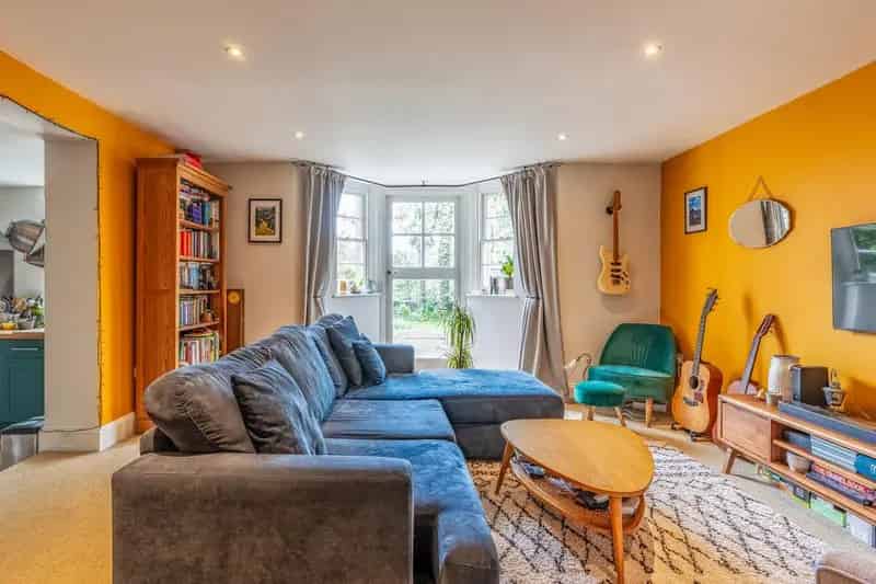 2 Bedroom Flat for Sale