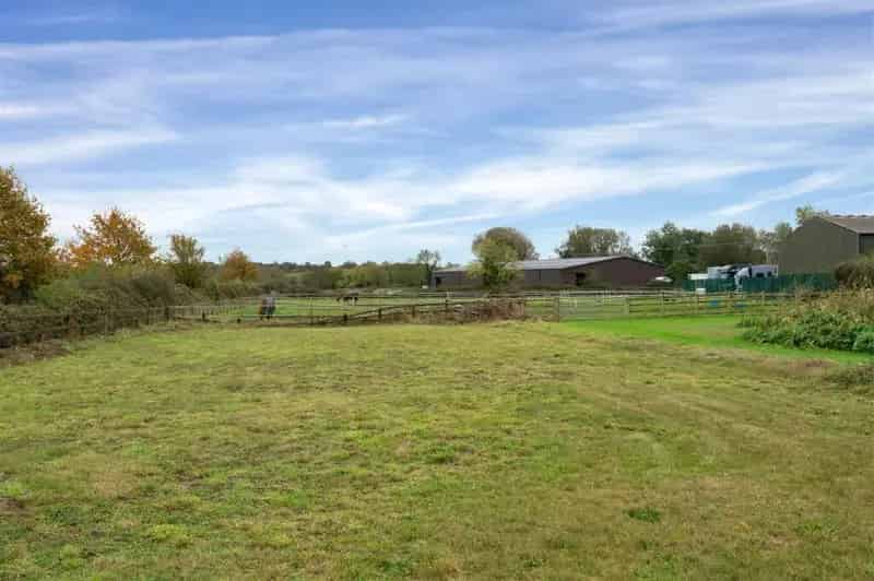 Four-Bedroom Farmhouse with Annex and Paddocks