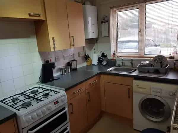 2 Bed Terraced House Near Harbour Shops Schools
