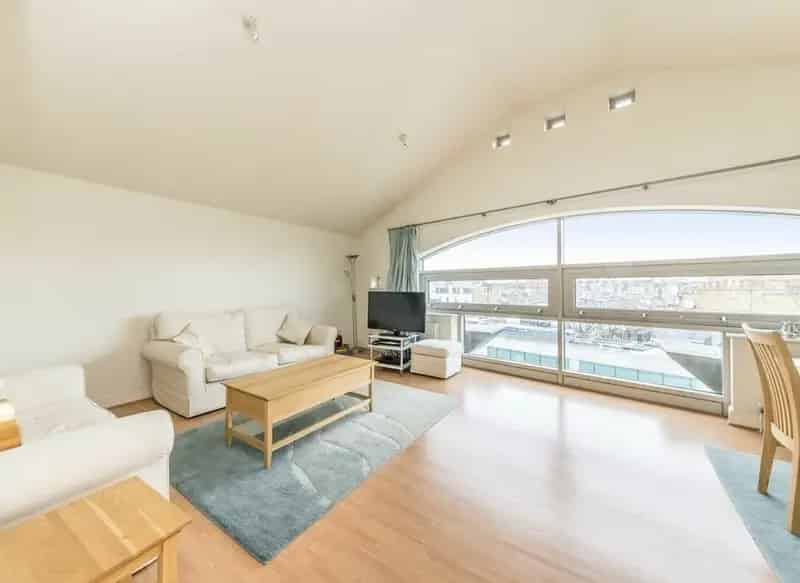 Kings Road Two Double Bedroom Apartment New York Loft Style