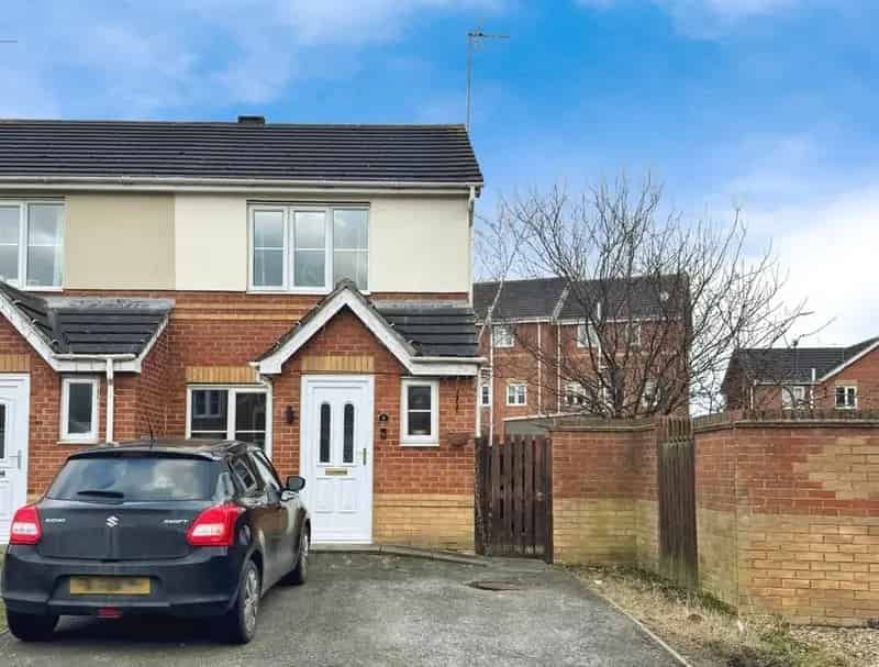 2 Bedroom Semi-Detached House For Sale