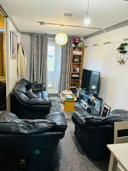 Flat For Rent in Norwich, England