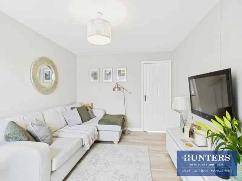 2 bedroom House
 For Sale 
Total Size: 553 SQ FT