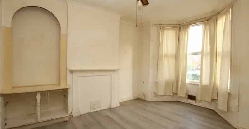 3 Bedroom Period House for Sale Near Plumstead Station