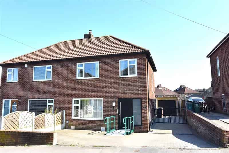 3 Bed Semi-Detached House in Pudsey