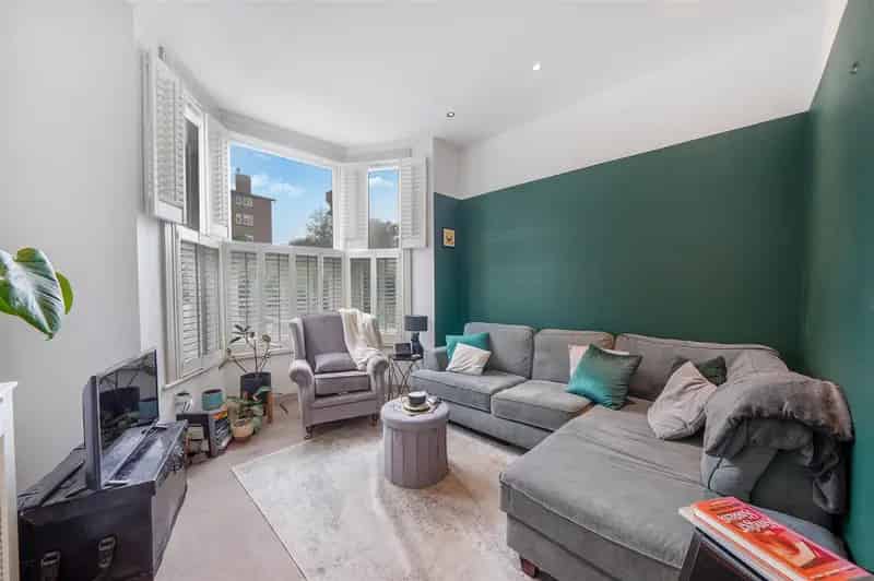 3 Bedroom Flat House to Rent