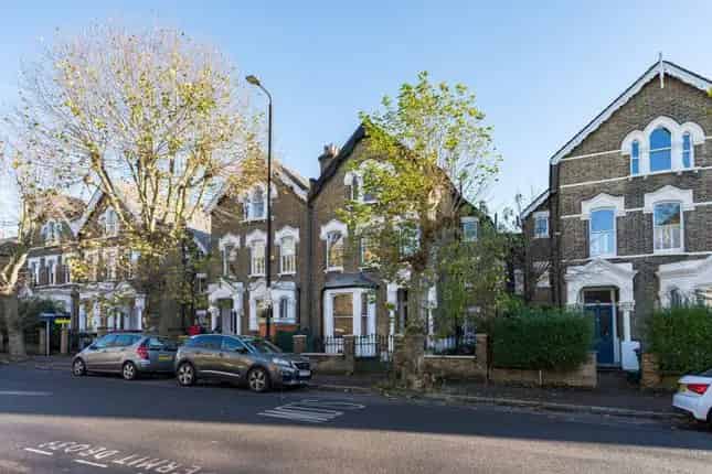 3 Kitchen 3 Bathroom Terraced House Finsbury Park Large Garden