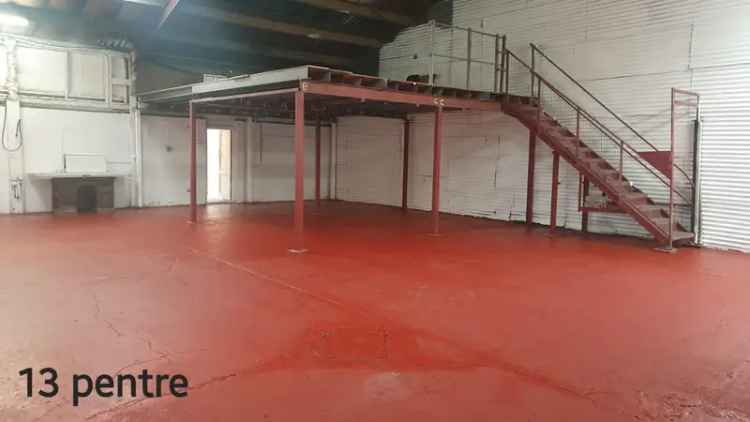 Commercial Property 2000 sq ft near A5