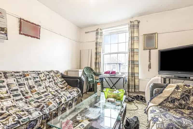 Three Double Bedroom Apartment First Time Buyer