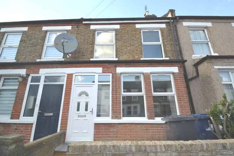 7 Bedroom 7 Ensuite House Hanwell Ealing All Bills Included