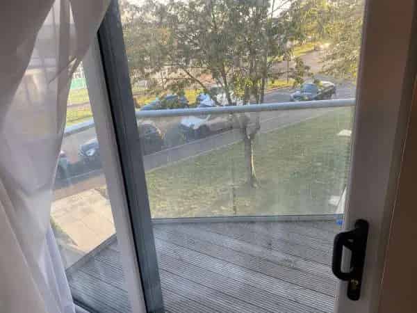 2 Bedroom Flat Near Shops and Schools