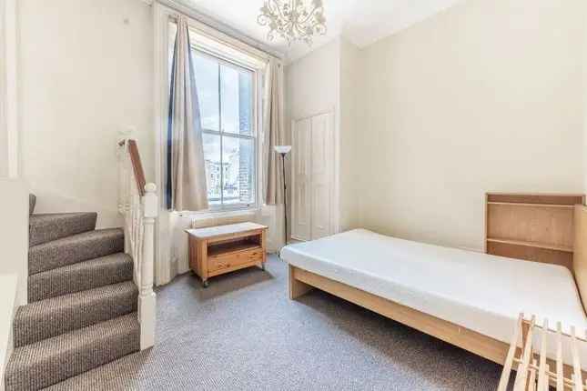 Flat to rent in Collingham Road, South Kensington, London SW5