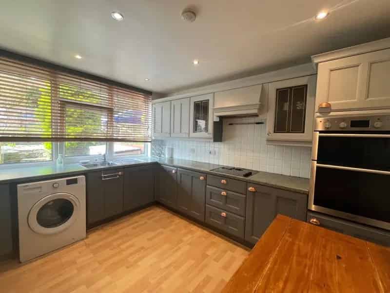 3 Bedroom Terrace House End of May Available