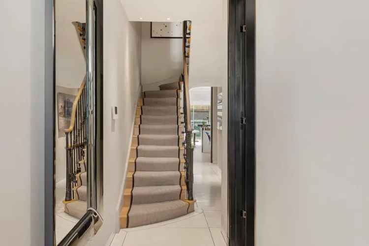 Belgravia Family House 5 Beds 3 Reception Rooms Private Garden