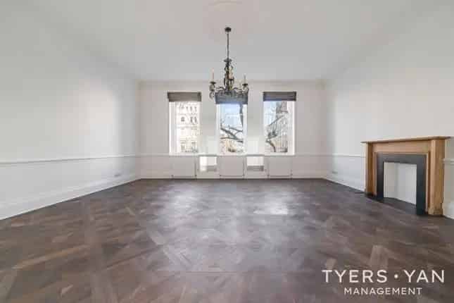 Flat for sale in Queens Gate, London SW7
