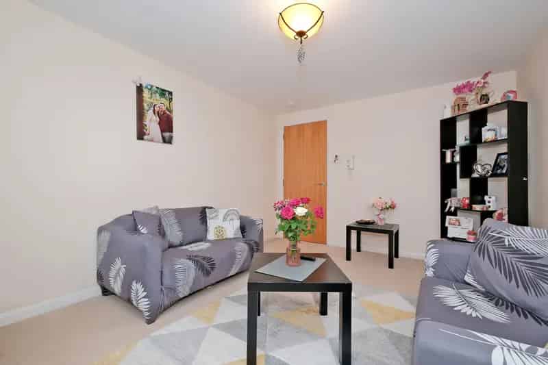 One Bedroom Flat near Aberdeen Beach - Modern Kitchen & Parking