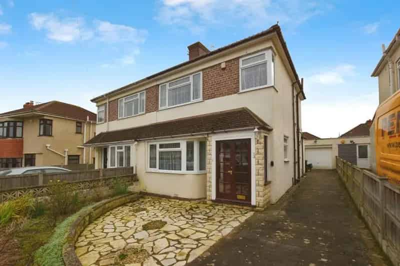 3 Bedroom Semi-Detached House For Sale