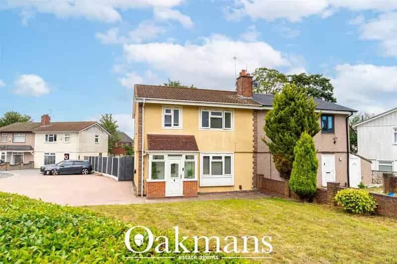 3 Bedroom Semi-Detached House for Sale in Birmingham