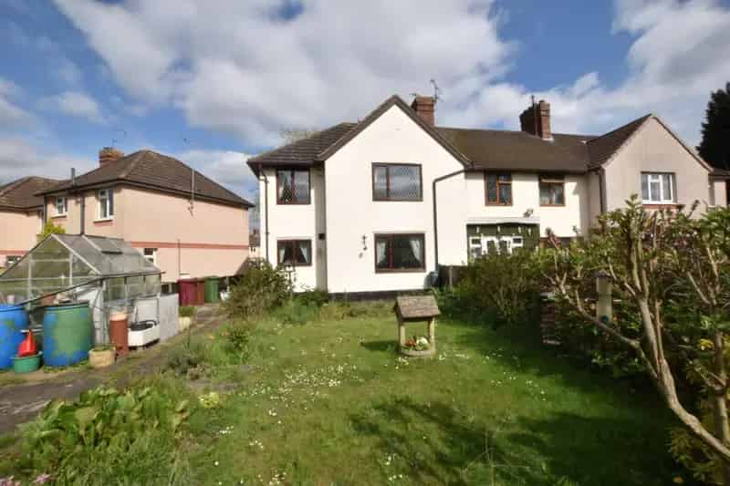 3 bedroom House
 For Sale 
Total Size: 947 SQ FT