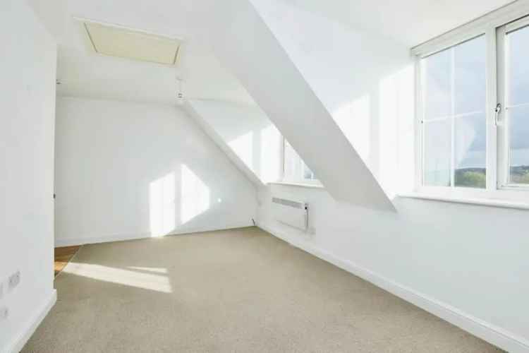 2 Bedroom Top Floor Apartment for Sale in Sheffield