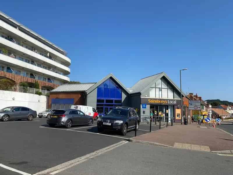 Class E Roadside Unit To Let A3022 Paignton Torquay