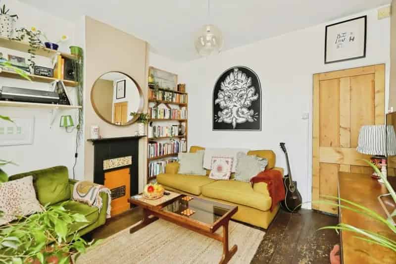2 Bedroom House For Sale in Sheffield Near City Centre