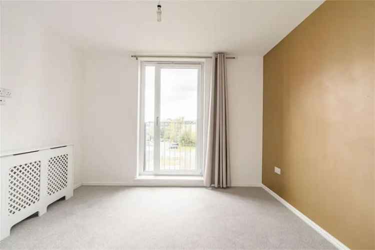 2 Bed Flat Crewe - Modern Apartment with Balcony