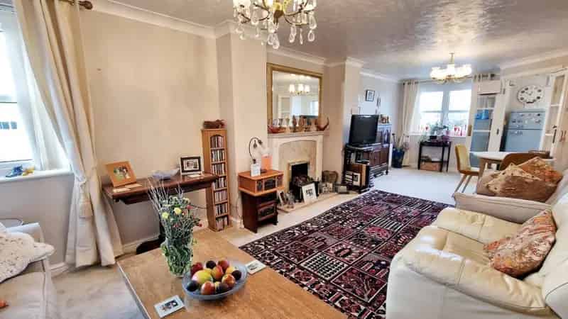2 Bedroom Over 55s Retirement Sea View Flat Falmouth