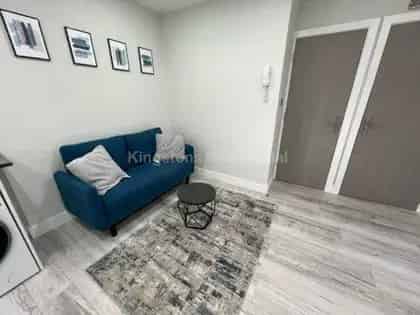 77m² 1-Bedroom Apartment in Cardiff Roath - Newly Refurbished