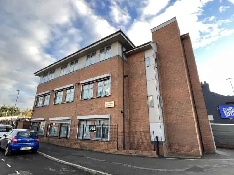 Modern Office Suite to Let - Air Conditioning, LED Lighting, Parking