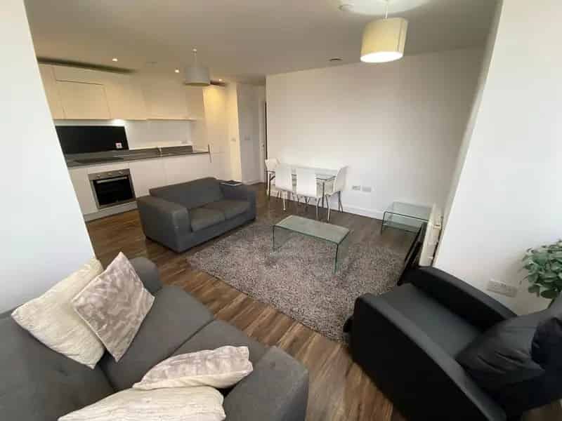 2 Bedroom Apartment Broadway Residences Gym Concierge