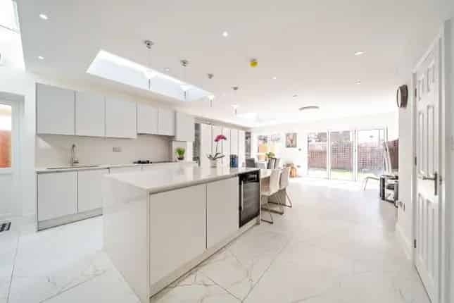 5-Bedroom Semi-Detached House for Sale in Warwick Road London W5