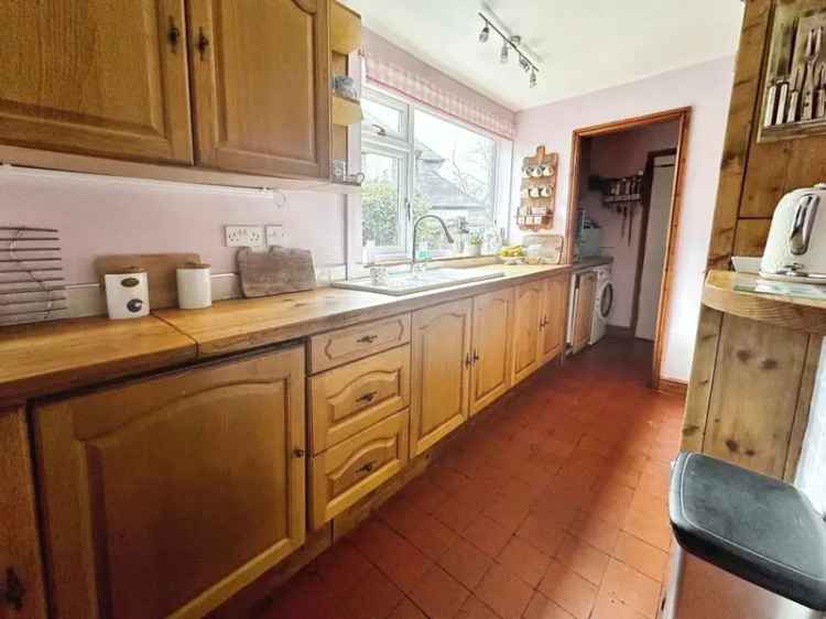 3 Bedroom Semi Detached House for Sale Eccleshall Stafford