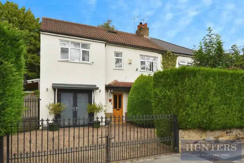 5 bedroom House
 For Sale