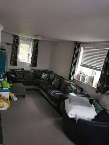 Ground Floor Flat near Transport and Parks - Ideal for Families
