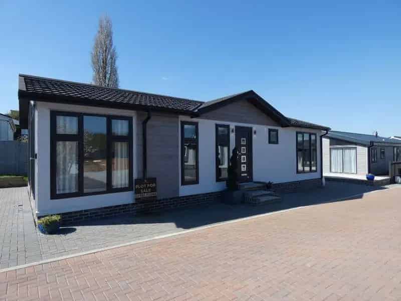 2 Bed Park Homes for Over 45s Cheltenham