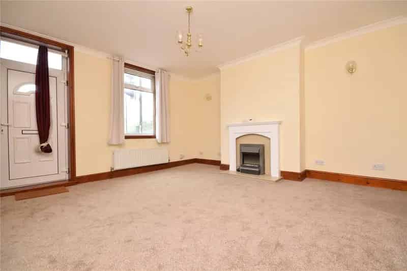 Two Bedroom Terraced House Wrenthorpe - Unfurnished