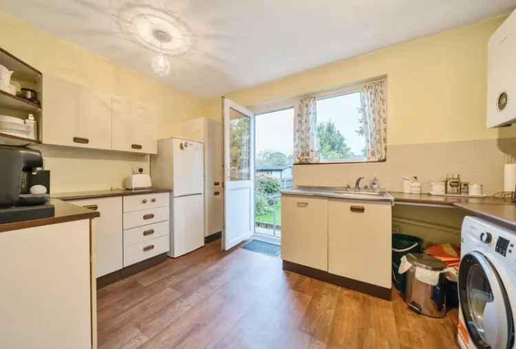 2 Bedroom Semi-Detached House For Sale Near Tube