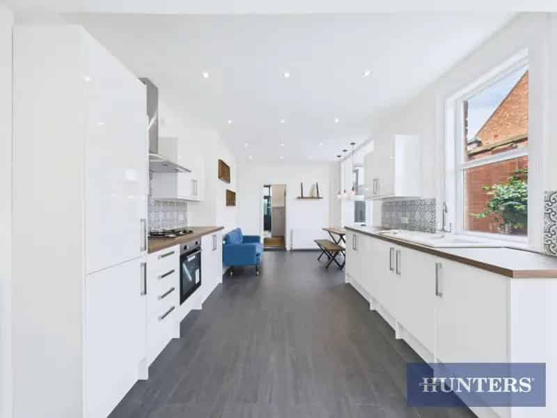 6 Bedroom Family Home For Sale - Bridlington