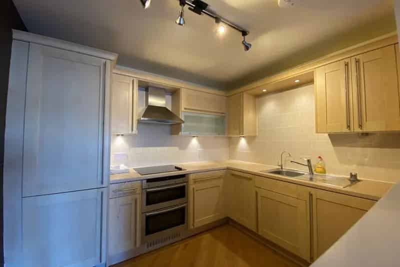 2 Double Bedroom Apartment with Allocated Parking and Zero Deposit Guarantee