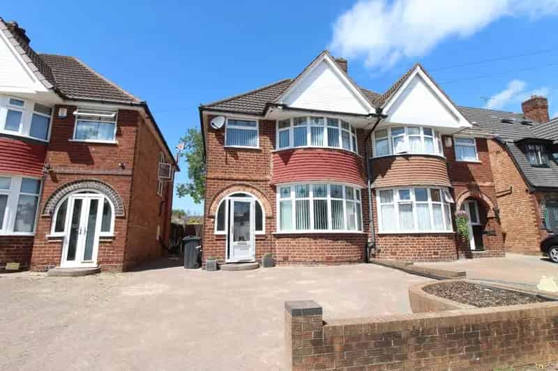 3 bedroom Semi Detached House for sale, Birmingham, West Midlands, B25
