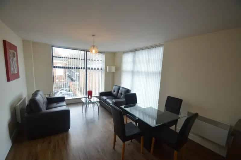 2 Bedroom Furnished Flat to Rent Water Street
