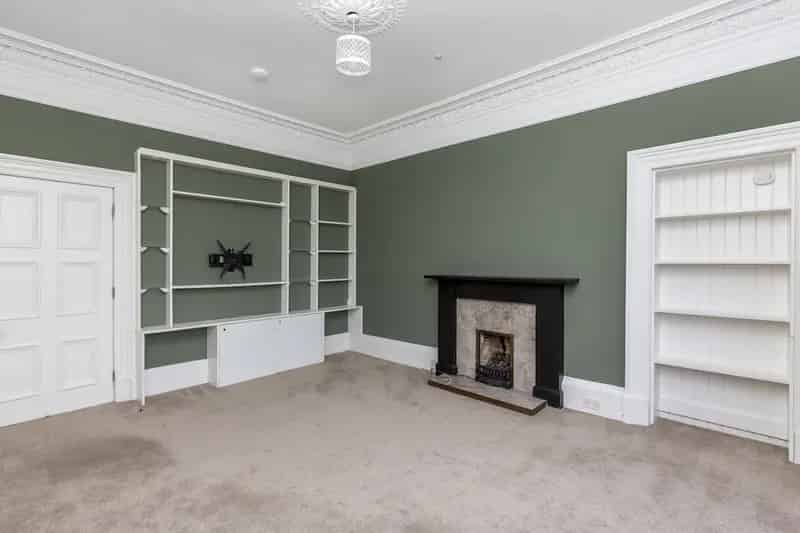 Stunning 4-Bedroom Duplex Apartment in Edinburghs New Town