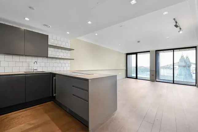 Flat for sale in Crisp Rd, London W6