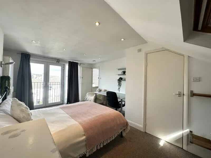 6 Bedroom Student House Near Town Centre