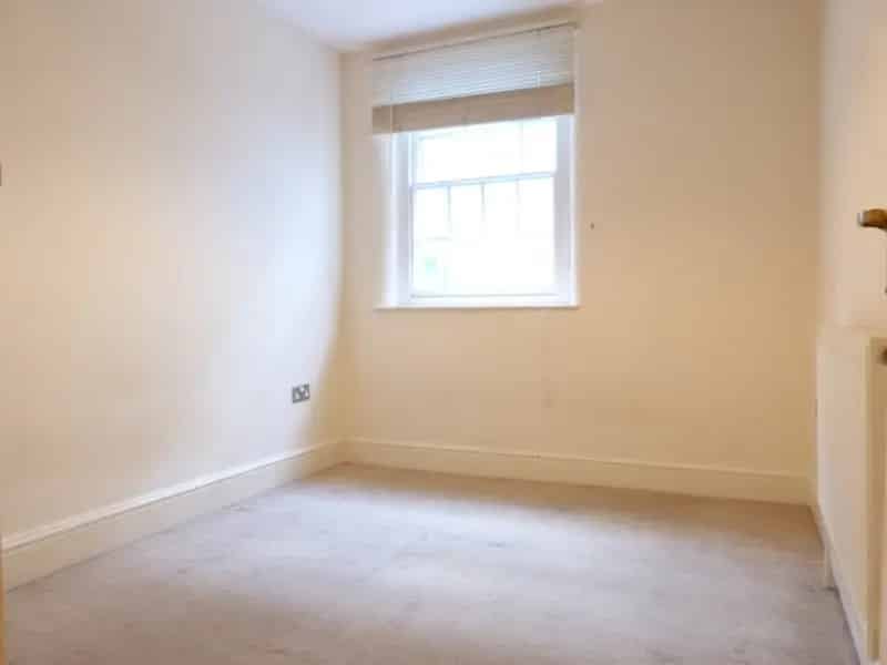 3 Bedroom Flat To Rent Available 05082025